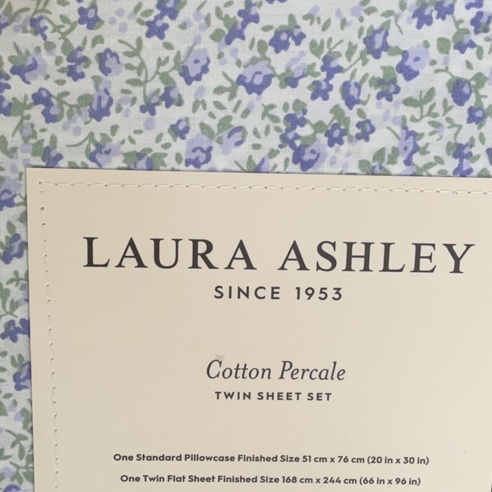 💜💜 💜 Laura Ashley twin sheet set. Cotton percale. New!